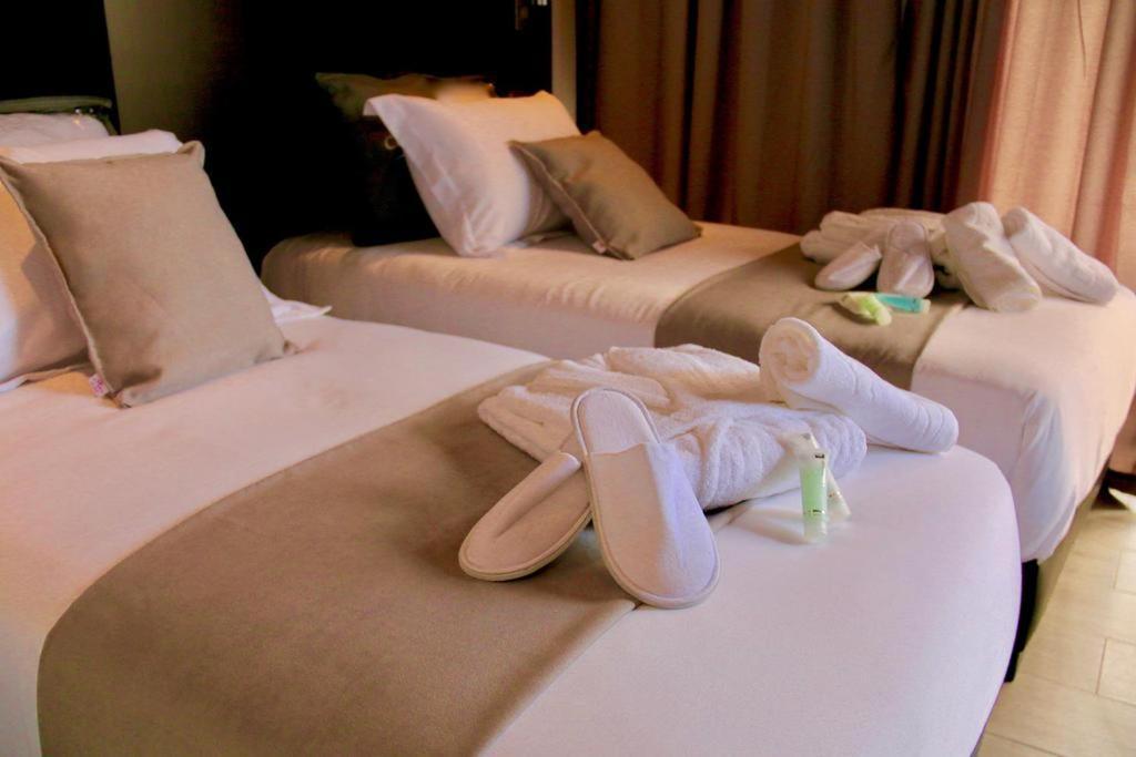 Calypso Hotel Aïn El Turk Buitenkant foto