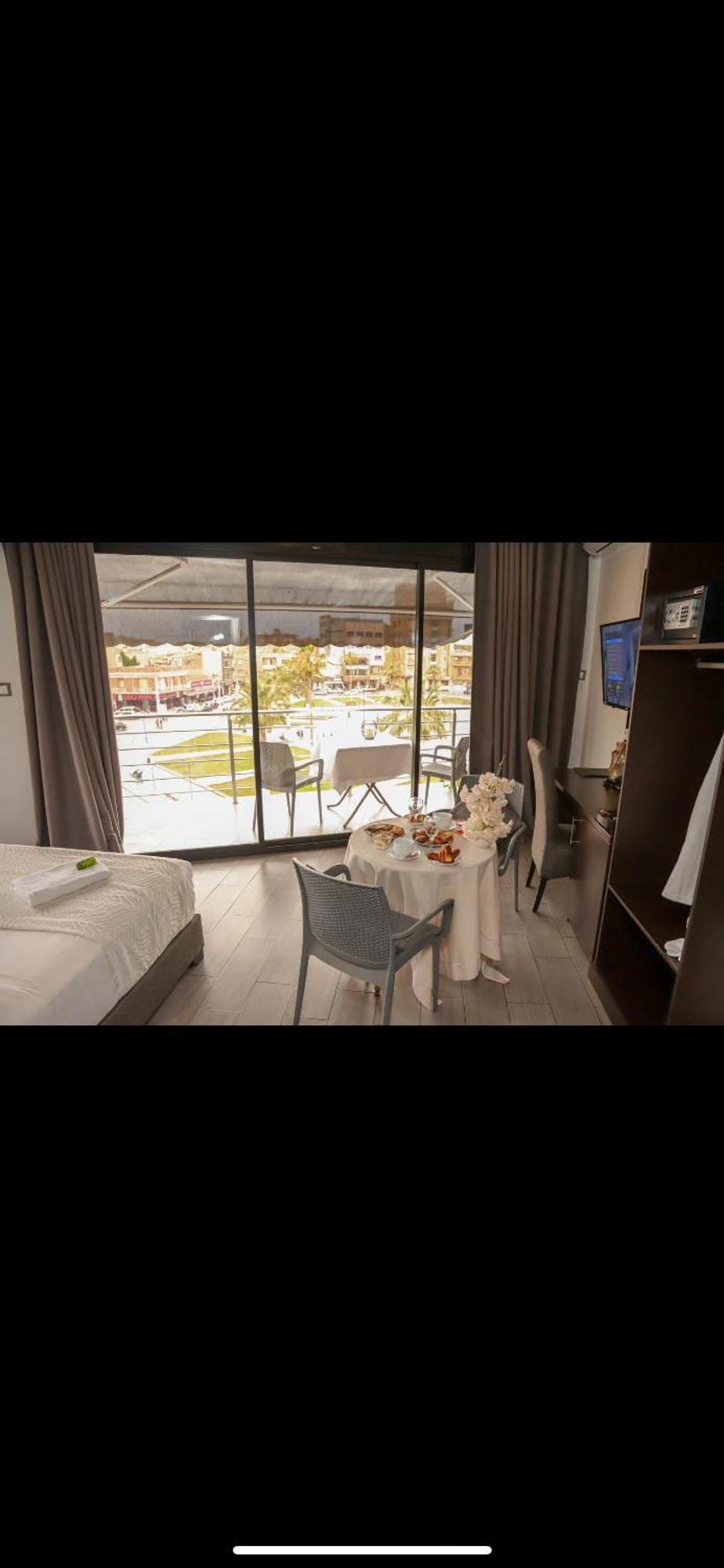 Calypso Hotel Aïn El Turk Buitenkant foto